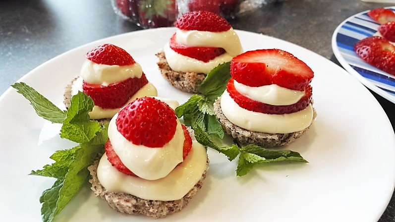 Low Carb Erdbeer-Törtchen Annefaktur.de